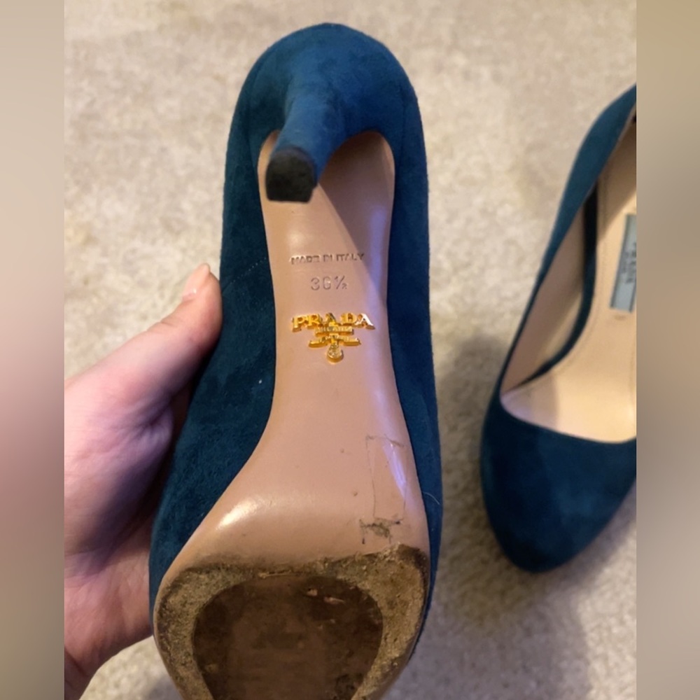 Suede pumps - Picture 2 of 4
